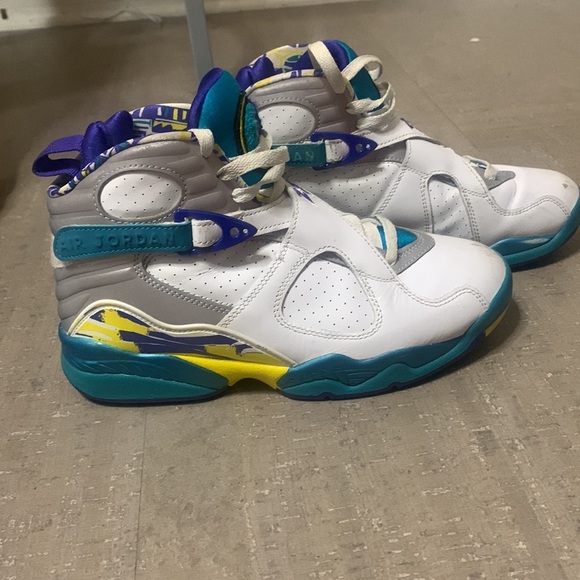 Wmns Air Jordan 8 Retro ‘White Aqua’ - Picture 2 of 3